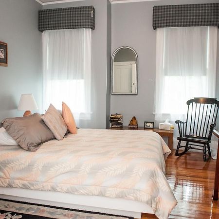 Cedars & Beeches Bed & Breakfast Лонг Бранч Экстерьер фото