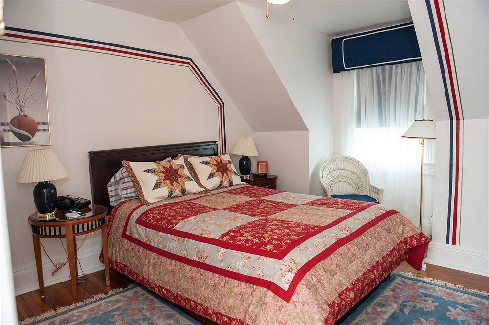 Cedars & Beeches Bed & Breakfast Лонг Бранч Экстерьер фото